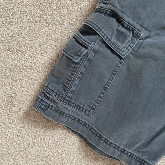 Wrangler Cargo Shorts - Picture 2 of 6
